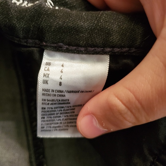 Shorts - Picture 3 of 3